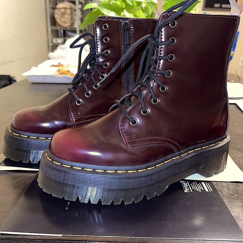 Dr Marten Vegan Jadon ll Cherry Red